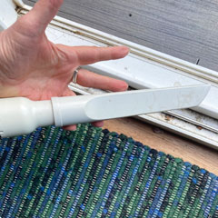vacuum dirt out of patio door track